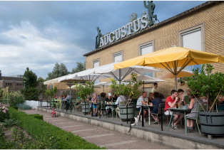 The terrace in the garden at Villa Augustus in Dordrecht